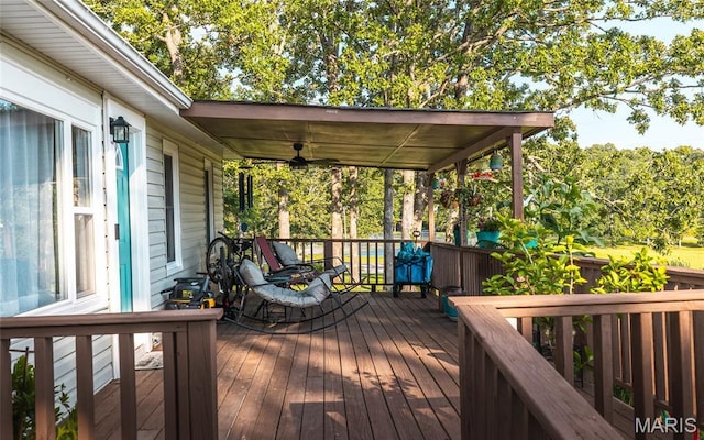 77 Indian Hills Dr, Cuba, MO 65453 - deck featuring a ceiling fan