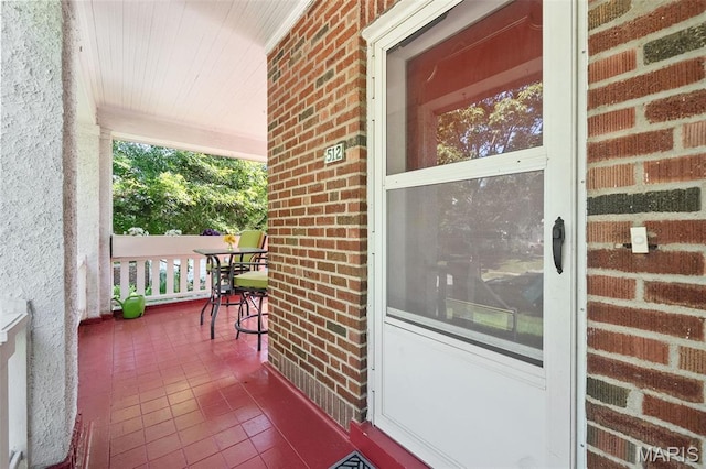 512 N Hills Dr, Saint Louis, MO 63121 - view of covered porch