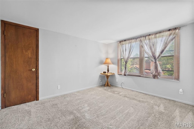 512 N Hills Dr, Saint Louis, MO 63121 - unfurnished room with carpet and baseboards