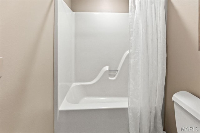 4775 S Hazel Rd, Edwardsville, IL 62025 - bathroom with toilet and shower / bathtub combination with curtain