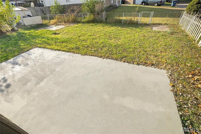 8219 Pear Ln, Saint Louis, MO 63123 - view of yard with a patio area