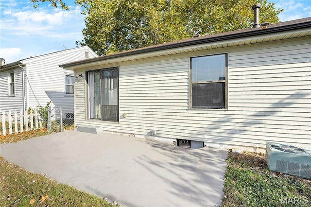 8219 Pear Ln, Saint Louis, MO 63123 - rear view of property with a patio