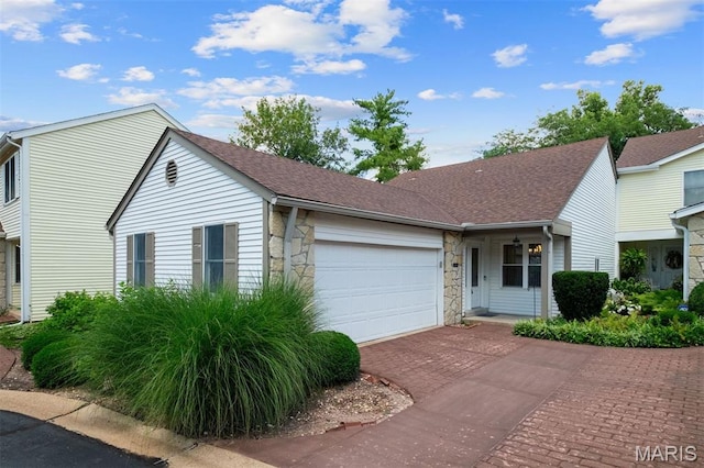 1564 Walpole Dr, Chesterfield, MO 63017 - photo 1