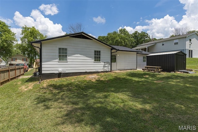 211 Congress St, Park Hills, MO 63601 - back of property featuring a storage unit