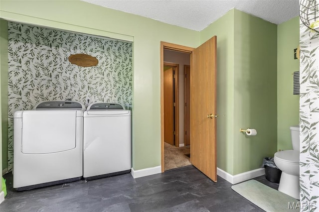 211 Congress St, Park Hills, MO 63601 - washroom with washer and dryer and a textured ceiling