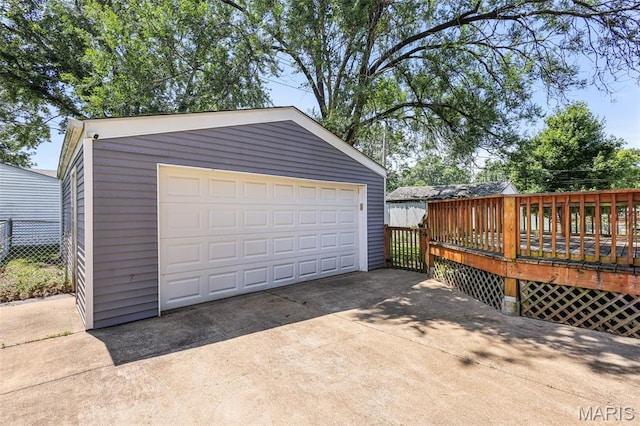 7104 Leona St, Saint Louis, MO 63116 - view of detached garage