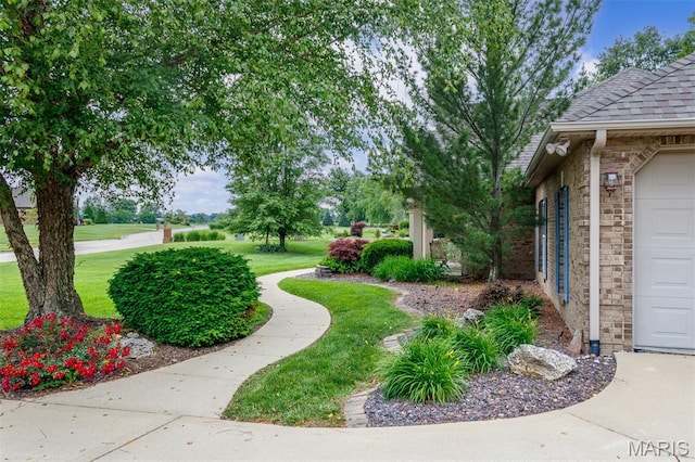 117 Autumn Oaks Ln, Highland, IL 62249