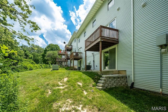 2266 Highland Hill Dr Unit F, Saint Peters, MO 63376 - view of grassy yard featuring a balcony