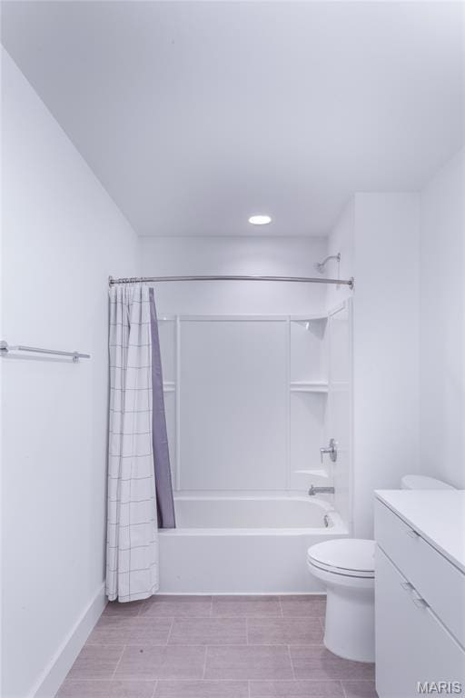 4133 Lafayette Ave, Saint Louis, MO 63110 - bathroom featuring shower / bathtub combination with curtain, vanity, and recessed lighting