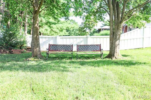 2270 Fairoyal Dr, Des Peres, MO 63131 - photo 7