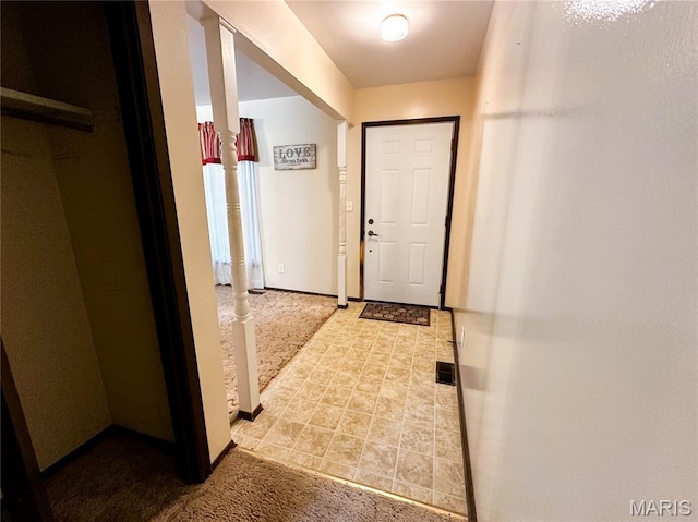 410 N Cleveland St, Fillmore, IL 62032 - entryway with baseboards