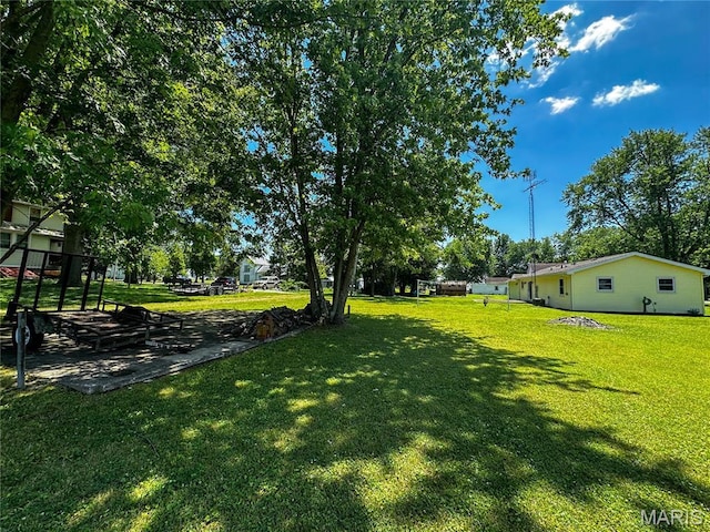 410 N Cleveland St, Fillmore, IL 62032 - view of grassy yard