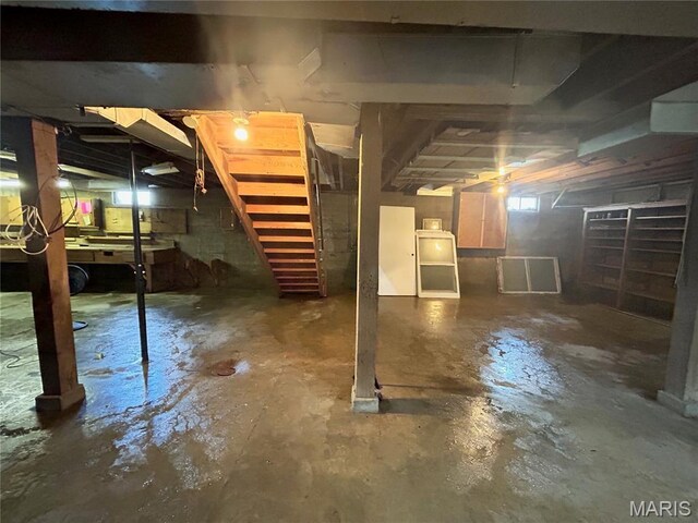 1203 N Main St, Salem, MO 65560 - view of below grade area