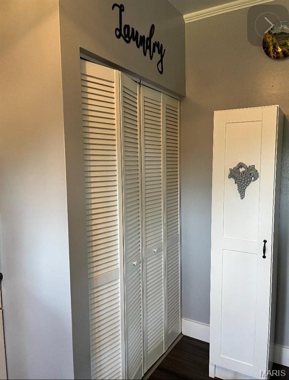 110 Brand Pl, Bonne Terre, MO 63628 - detailed view of wood finished floors and ornamental molding