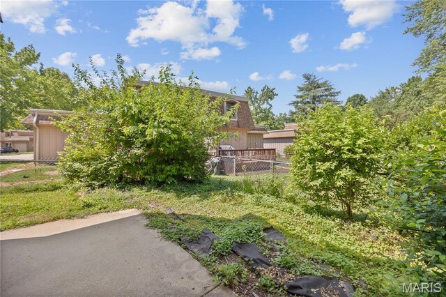 2417 Charente Dr, Maryland Heights, MO 63043 - view of yard