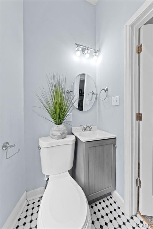 3615 Nebraska Ave, Saint Louis, MO 63118 - bathroom with toilet and vanity