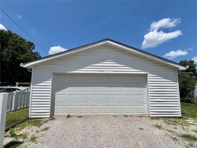 138 S 33rd St, Belleville, IL 62226 - view of detached garage