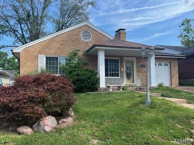 6721 Itaska St, Saint Louis, MO 63109 - ranch-style home featuring brick siding, an attached garage, and a front lawn