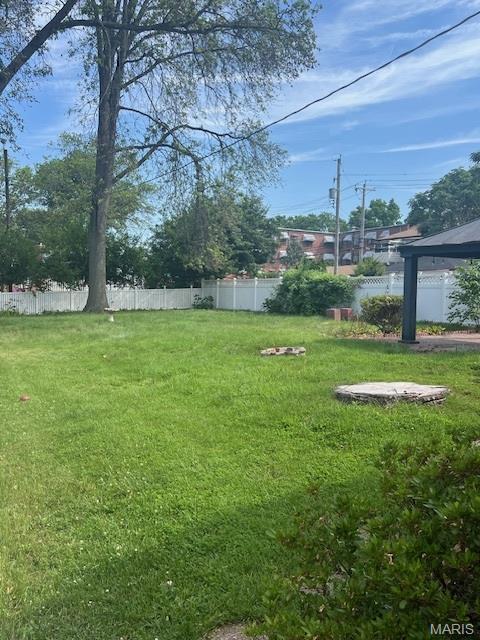 6721 Itaska St, Saint Louis, MO 63109 - view of yard featuring a gazebo