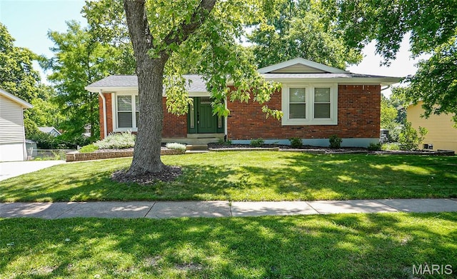 270 Village Creek Dr, Ballwin, MO 63021