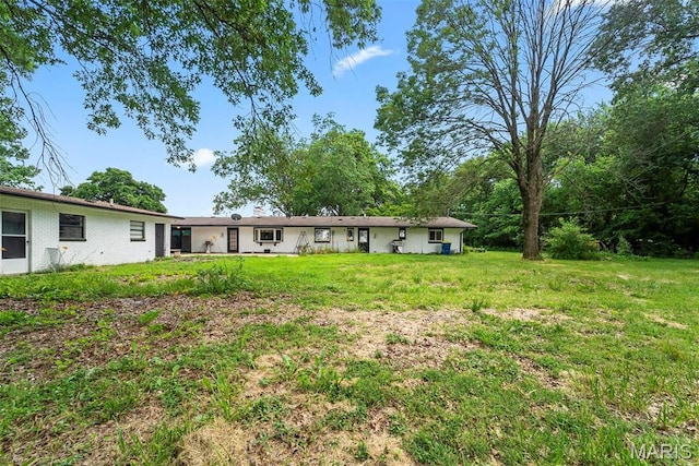 8114 Montclaire Ave, Brighton, IL 62012 - view of grassy yard