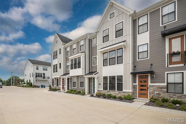 1347 W Gateway Hts W Unit 53-603, Richmond Heights, MO 63144 - view of property featuring a residential view