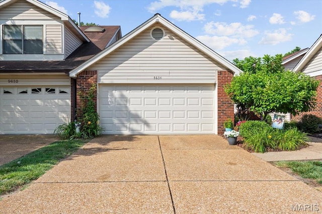 5634 Duchesne Parque Dr, Saint Louis, MO 63128 - photo 2