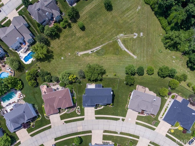 3026 Windsor Point Dr, Saint Louis, MO 63129 - aerial view of property and surrounding area with a pool