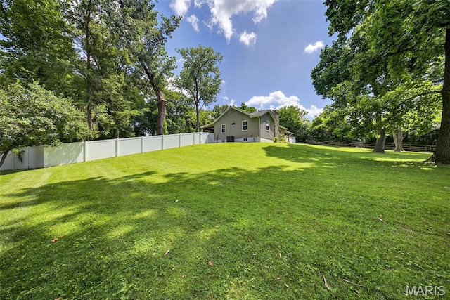 11365 Inverness Ln, Maryland Heights, MO 63043 - view of fenced backyard