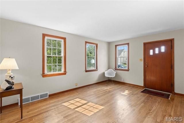 6312 Bradley Ave, Saint Louis, MO 63139 - foyer featuring wood finished floors and baseboards