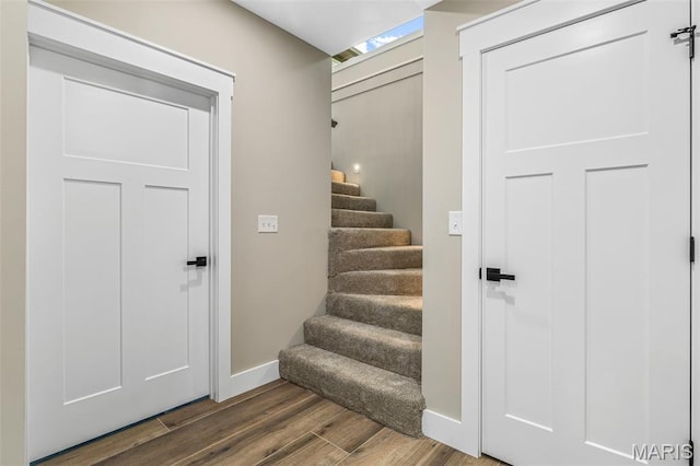10028 Debbie Pl, Bonne Terre, MO 63628 - foyer entrance with wood finished floors and stairs