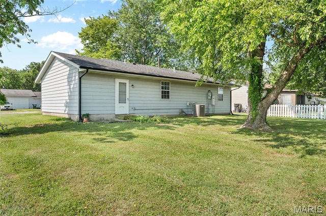 237 Perrottet Dr, Mascoutah, IL 62258 - back of house