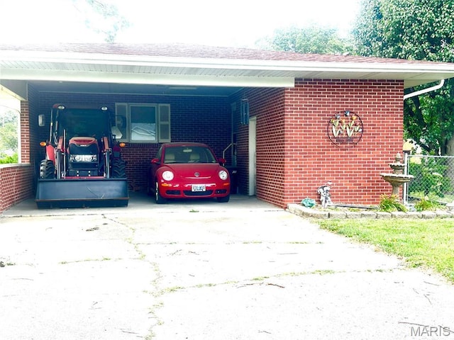 1620 N Jefferson St, Mexico, MO 65265 - view of car parking with an attached carport and concrete driveway