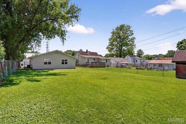 117 1st Ave, Edwardsville, IL 62025 - fenced backyard with a residential view