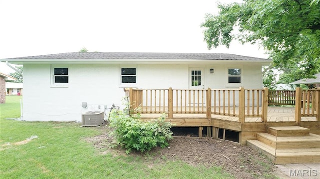 850 Cambridge Dr, Sikeston, MO 63801 - rear view of property with a deck and a lawn