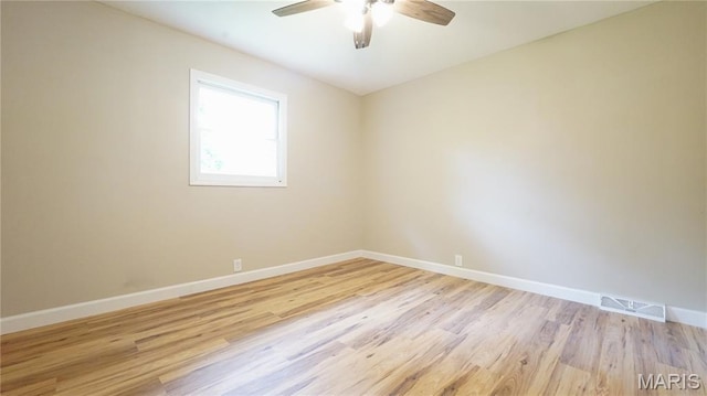 850 Cambridge Dr, Sikeston, MO 63801 - unfurnished room featuring light wood finished floors and a ceiling fan