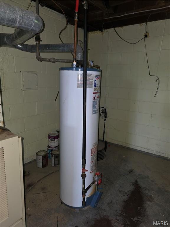 6203 Dardanella Ave, Normandy, MO 63121 - utilities with water heater