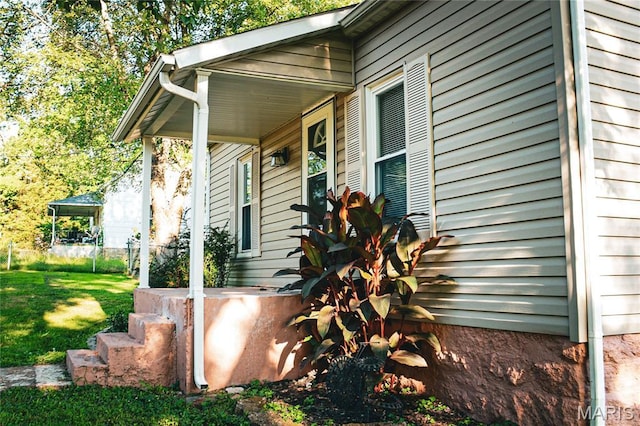 908 Birch St, Leadwood, MO 63653 - view of side of property with a lawn and a porch
