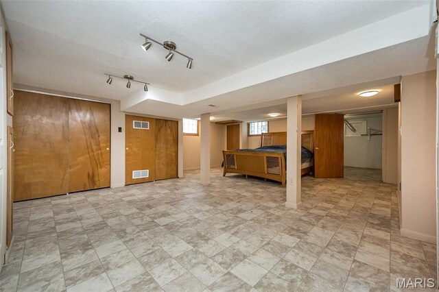 1025 Roxbury Dr, Saint Louis, MO 63125 - photo 17