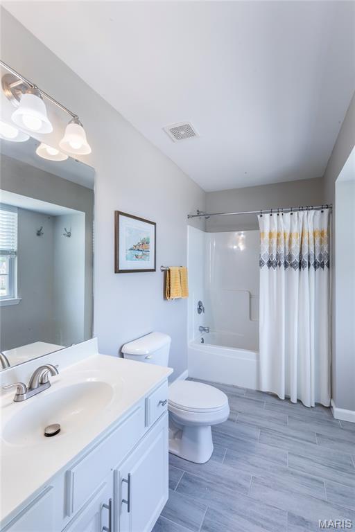 11800 Craig Manor Dr, Creve Coeur Township, MO 63146