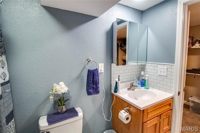 109 Hawbrook Pl, Jerseyville, IL 62052 - full bathroom featuring vanity and a textured wall