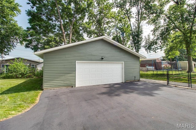 109 Hawbrook Pl, Jerseyville, IL 62052 - view of detached garage