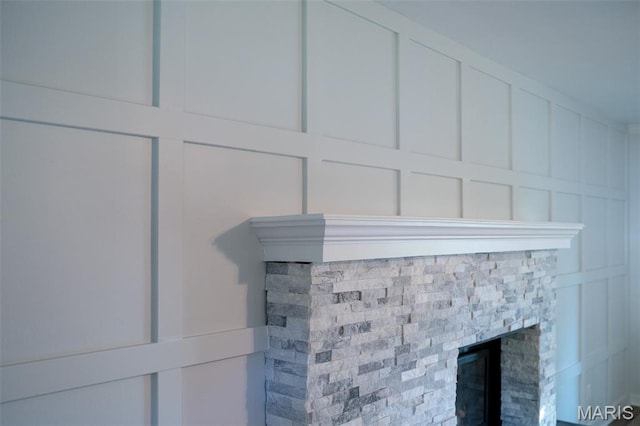 525 Oak Hill Dr, Lake St Louis, MO 63367 - detailed view of a decorative wall and a fireplace