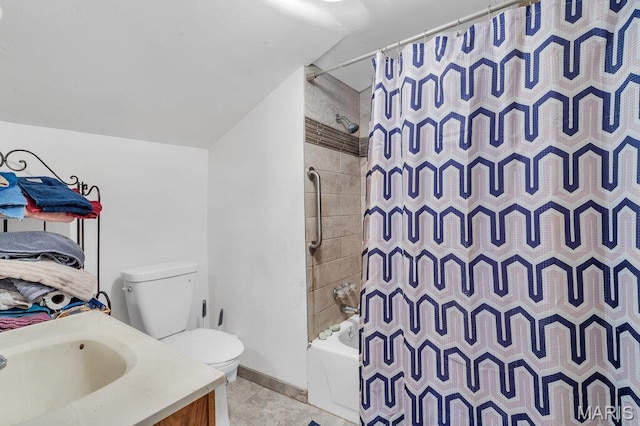 5447 Claxton Ave, Saint Louis, MO 63120 - full bathroom with vanity and shower / bath combination with curtain