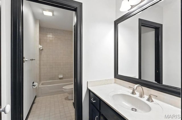 512 Overlook Terrace Ct, Eureka, MO 63025 - full bath with vanity, tile patterned floors, and shower / bathtub combination