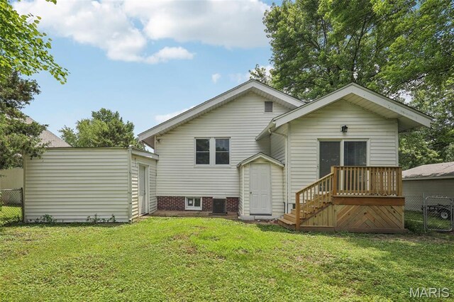 413 E Beach St, Litchfield, IL 62056 - rear view of property