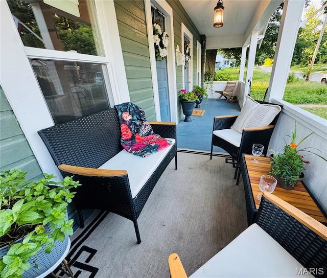 719 N 10th St, Poplar Bluff, MO 63901 - view of porch