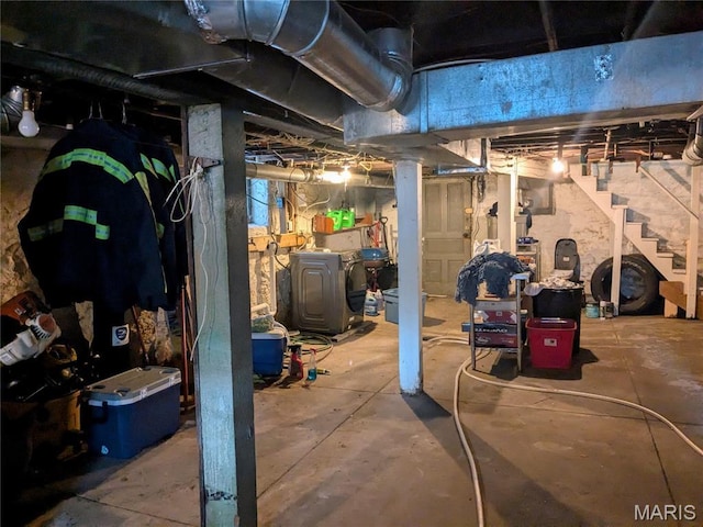 3744 Michigan Ave, Saint Louis, MO 63118 - unfinished basement featuring stairway