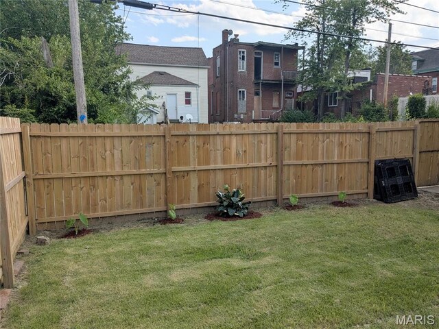 3744 Michigan Ave, Saint Louis, MO 63118 - view of fenced backyard