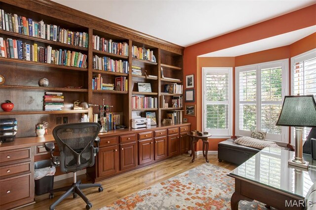 1168 Oak Knoll Manor Ct, Saint Louis, MO 63119 - home office with light wood finished floors and built in study area